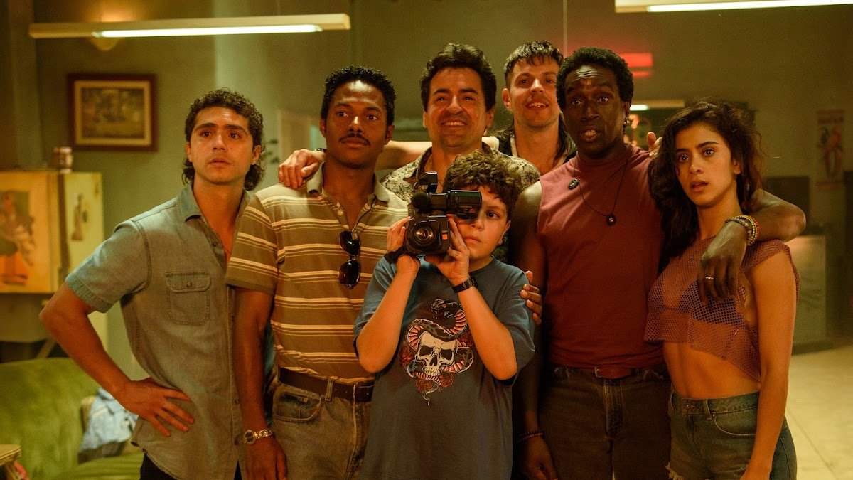 EL 1 DE ABRIL LLEGA A DISNEY+ DEAR KILLER NANNIES: CRIADO POR SICARIOS |  Overgyx!